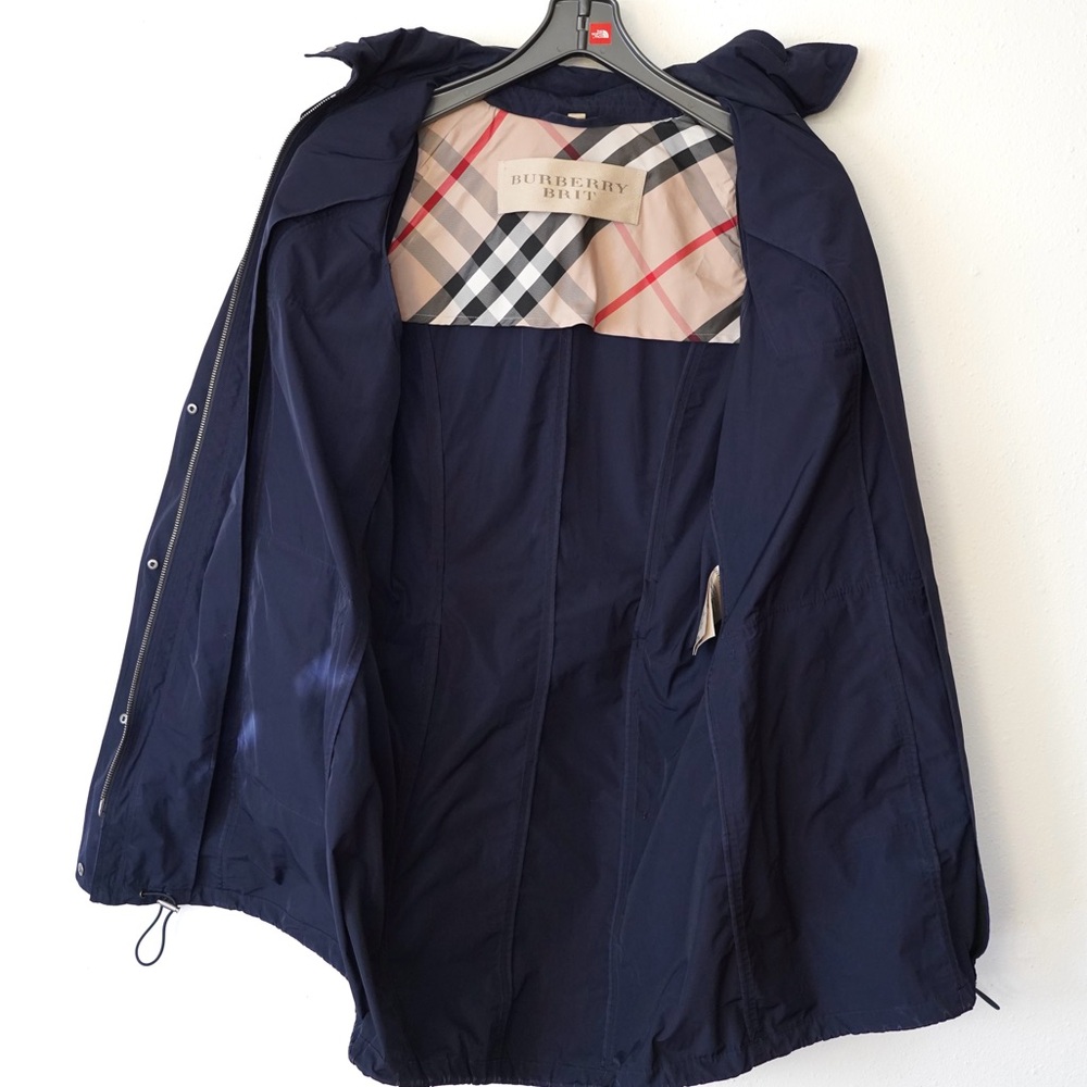 Burberry Brit Navy Blue Hooded Windbreaker Anorak Jacket Raincoat Size 12 US - Picture 9 of 13